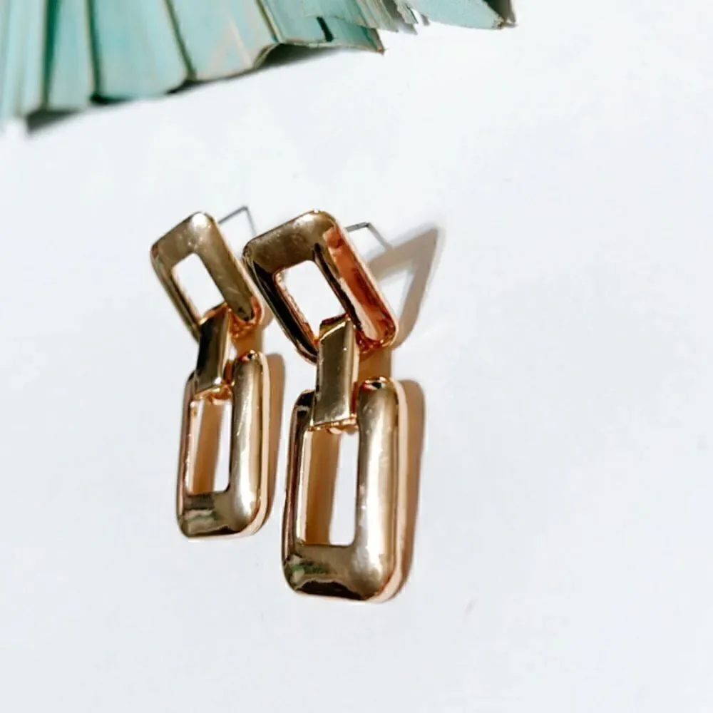 Gold geo dangle earrings  S99